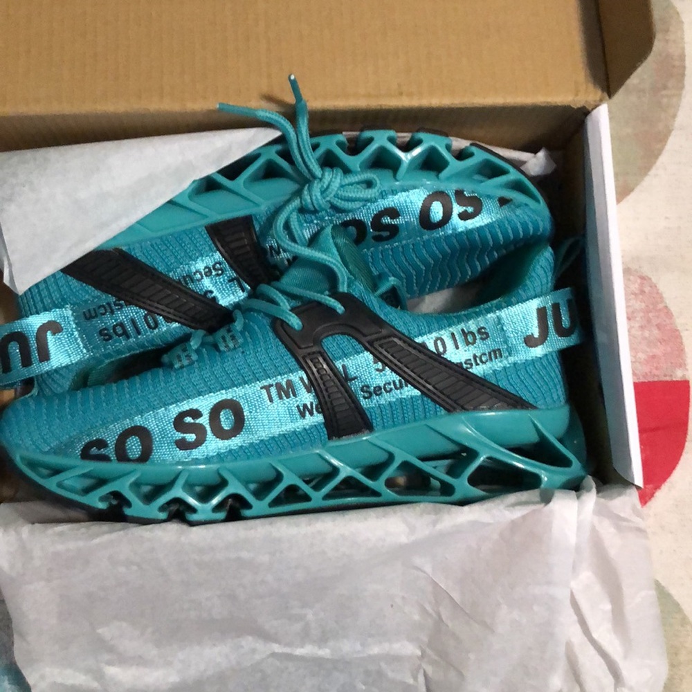 Brand new tennis shoes